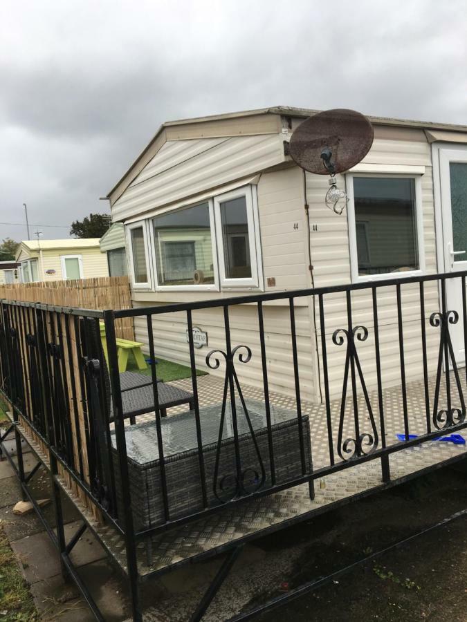 4 Bedroom Caravan Ingoldmells Skegness Экстерьер фото